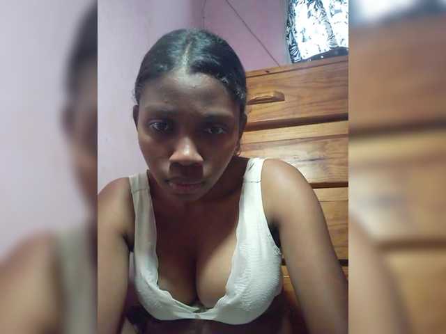 Live sex webcam photo for princillah1 #291097315