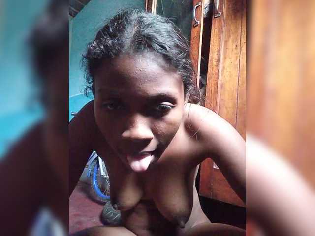 Live sex webcam photo for princillah1 #291112021