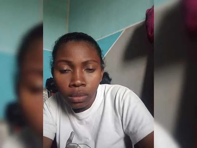 Live sex webcam photo for princillah1 #291324926