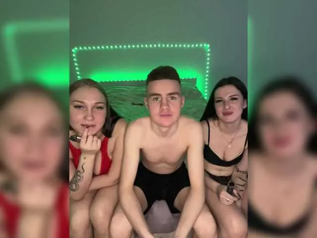 Live sex webcam photo for purplewife #290577657