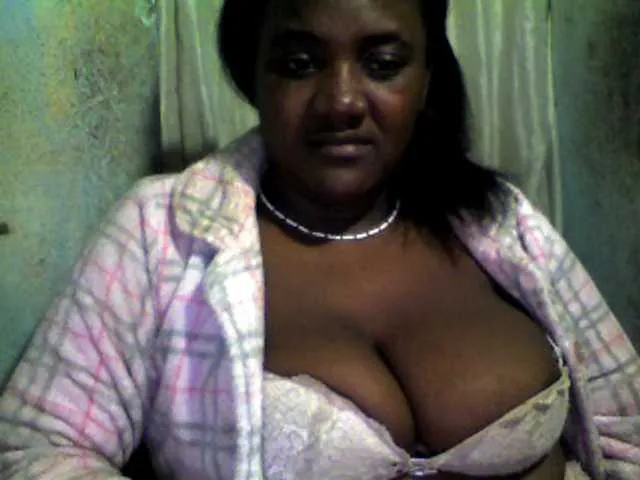 Live sex webcam photo for pussyblacky #293657453