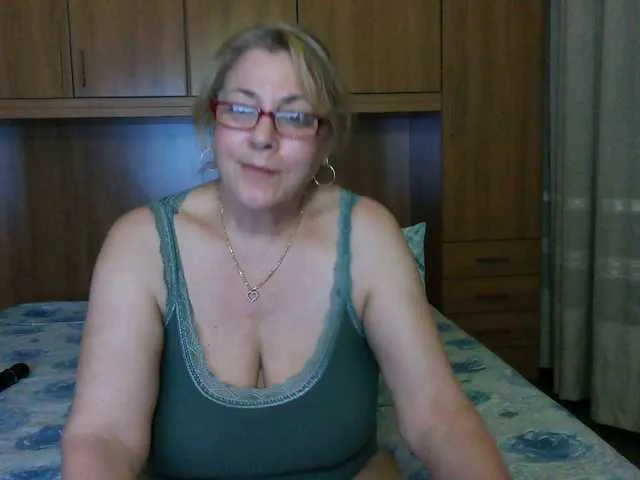 Live sex webcam photo for pussyboom11 #275592184