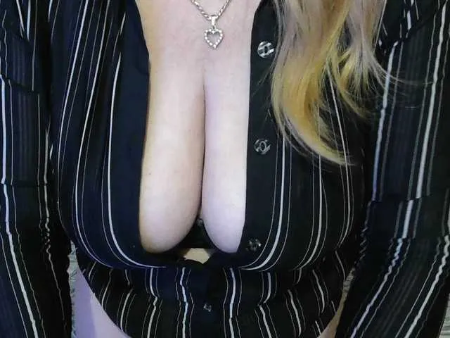 Live sex webcam photo for pussyboom11 #290649510