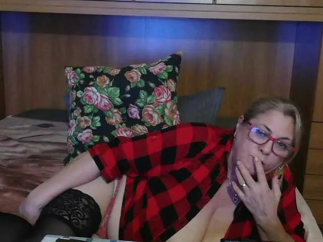 Live sex webcam photo for pussyboom11 #292097547