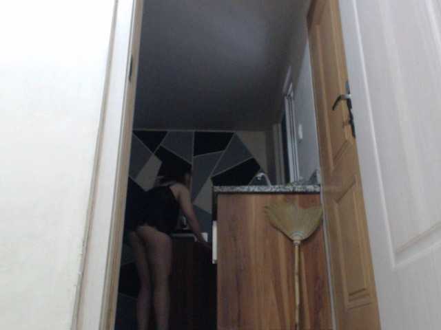 Live sex webcam photo for pussylips08 #272644029