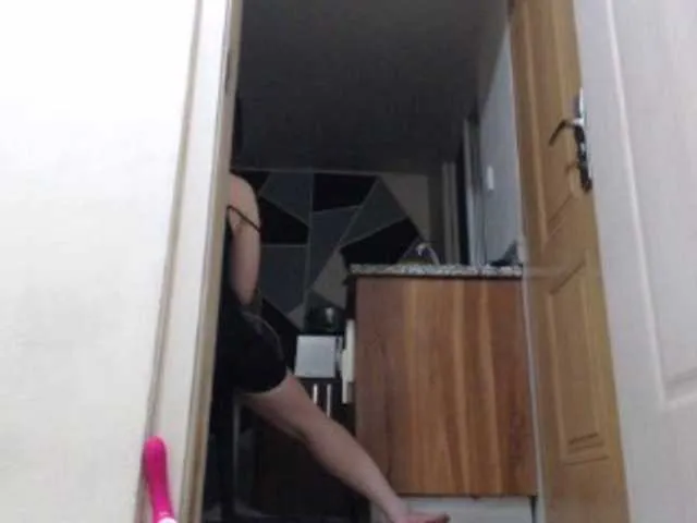 Live sex webcam photo for pussylips08 #277978560