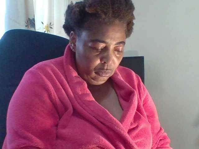 Live sex webcam photo for pussylips53 #290155179