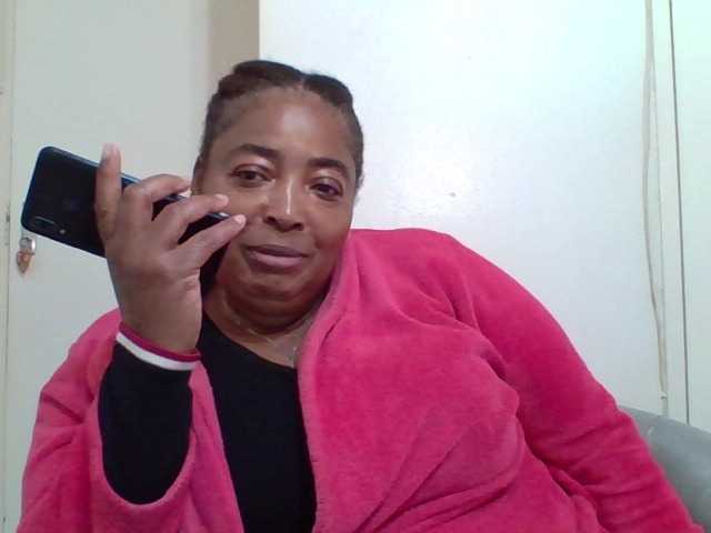 Live sex webcam photo for pussylips53 #290185860