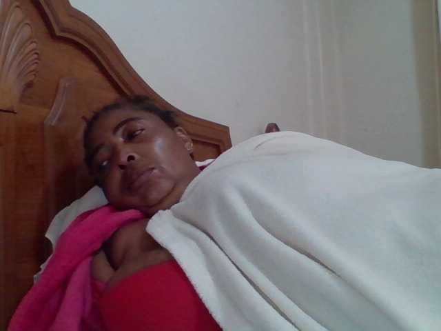 Live sex webcam photo for pussylips53 #290327308