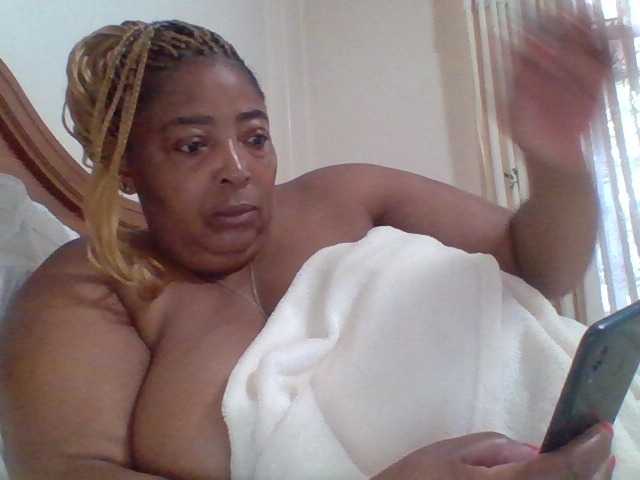 Live sex webcam photo for pussylips53 #290398786