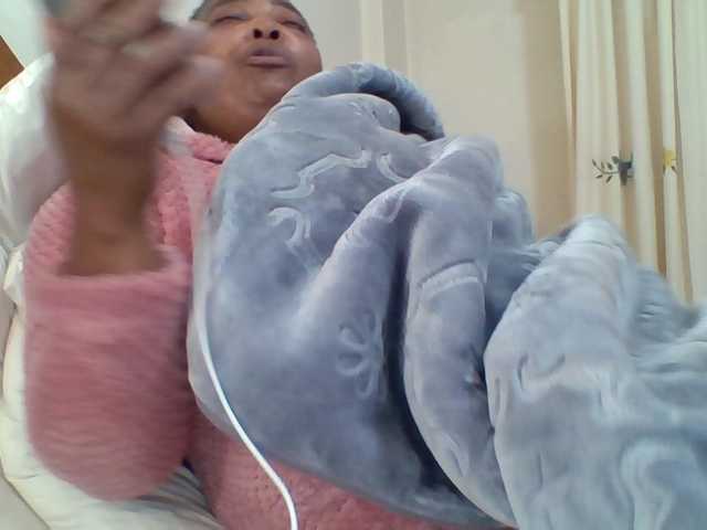 Live sex webcam photo for pussylips53 #291319929