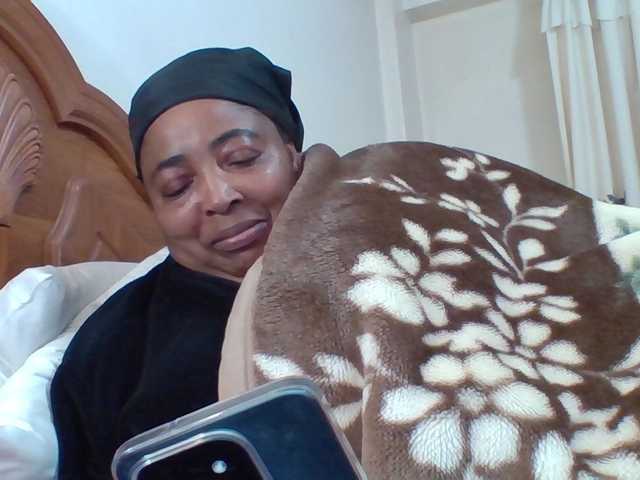 Live sex webcam photo for pussylips53 #291340459