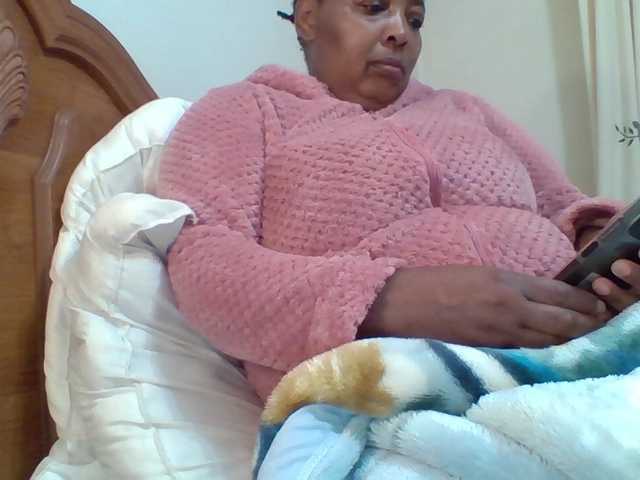 Live sex webcam photo for pussylips53 #291396769