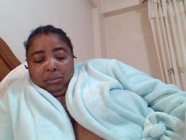 Live sex webcam photo for pussylips53 #291415972