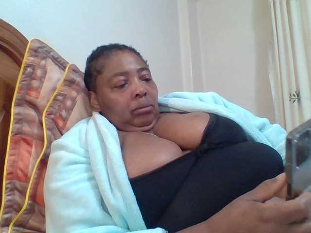 Live sex webcam photo for pussylips53 #291586572