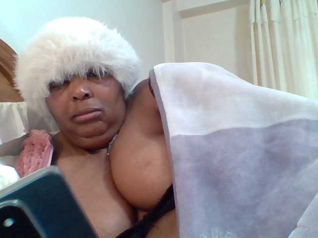 Live sex webcam photo for pussylips53 #291620732