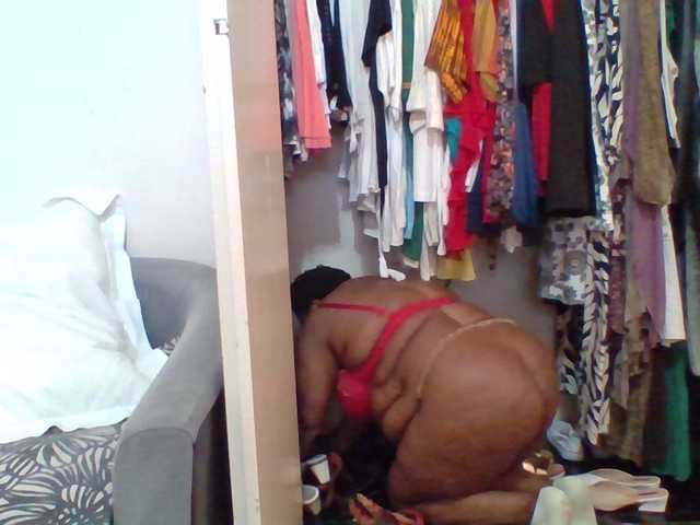 Live sex webcam photo for pussylips53 #291628873