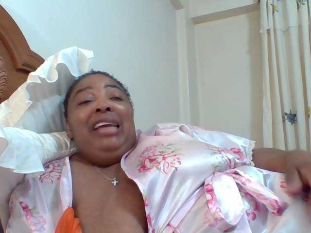 Live sex webcam photo for pussylips53 #291799191