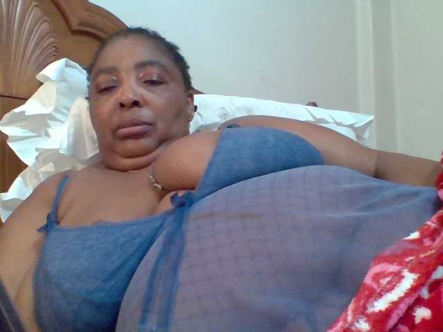 Live sex webcam photo for pussylips53 #291815273