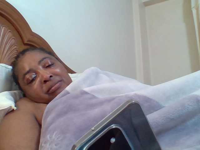 Live sex webcam photo for pussylips53 #291834408