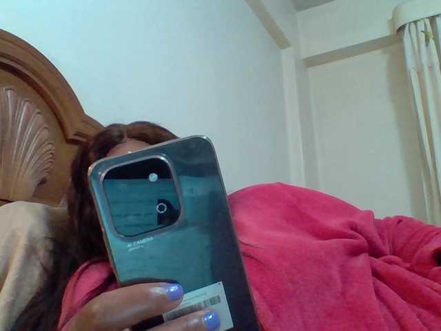 Live sex webcam photo for pussylips53 #291839473