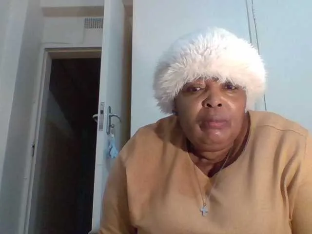 Live sex webcam photo for pussylips53 #291968422