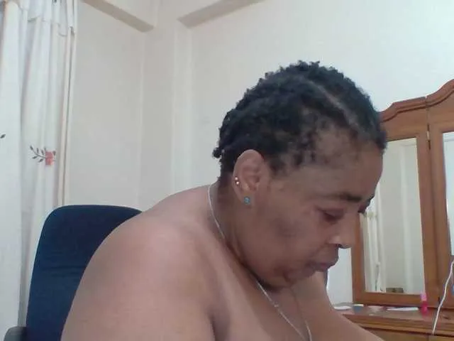 Live sex webcam photo for pussylips53 #291981728