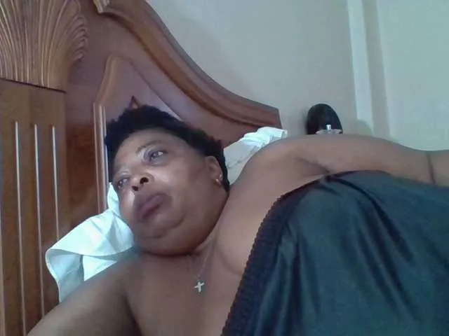 Live sex webcam photo for pussylips53 #292100675