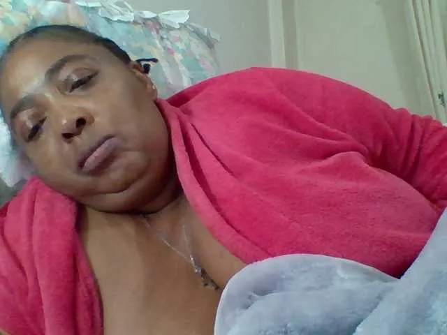 Live sex webcam photo for pussylips53 #292144231