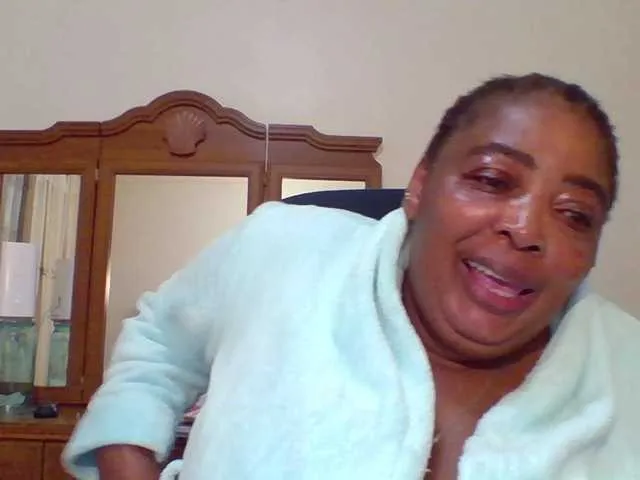 Live sex webcam photo for pussylips53 #292330016