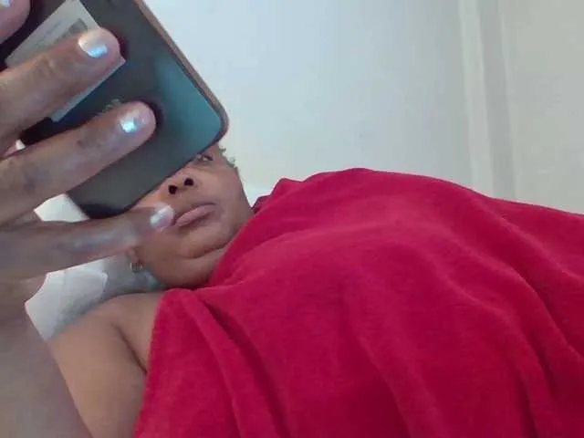 Live sex webcam photo for pussylips53 #292380952