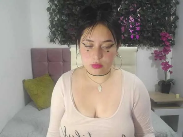 Live sex webcam photo for queen077 #271878639