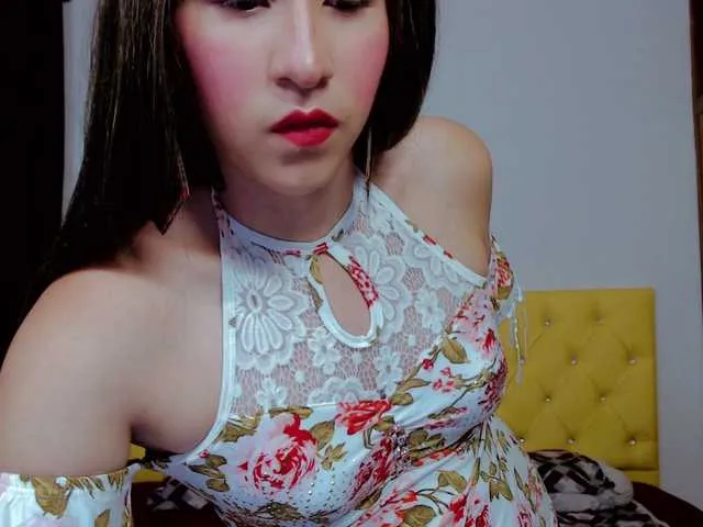 Live sex webcam photo for queena-24 #274155891