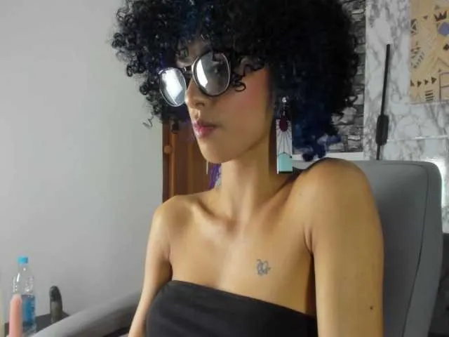 Live sex webcam photo for queencuarxxo #291042057