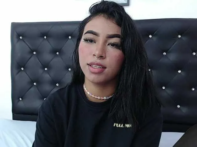 Live sex webcam photo for queeniestar #290691708