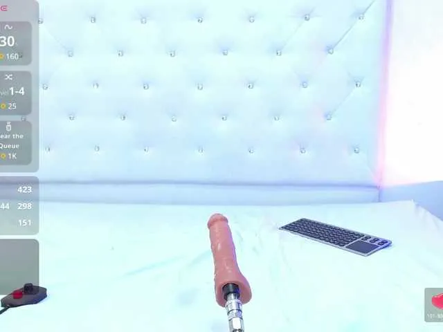 Live sex webcam photo for queeniestar #291108542