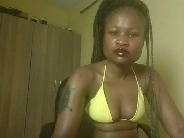 Live sex webcam photo for queenivy #292028193
