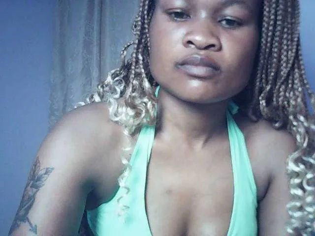 Live sex webcam photo for queenivy #292654530