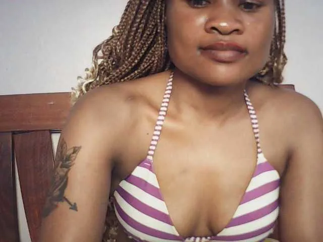 Live sex webcam photo for queenivy #292708339