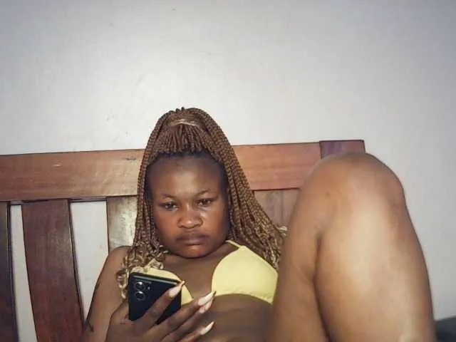 Live sex webcam photo for queenivy #292771225