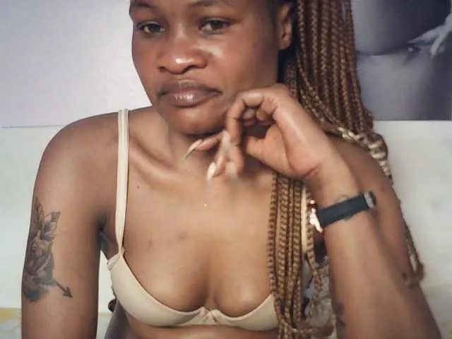 Live sex webcam photo for queenivy #292915817