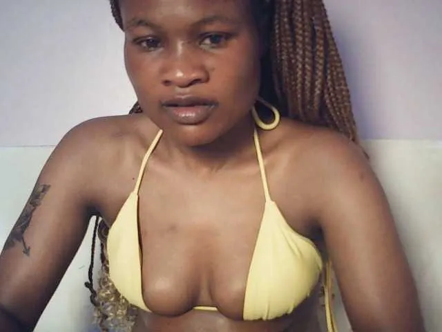 Live sex webcam photo for queenivy #292939824