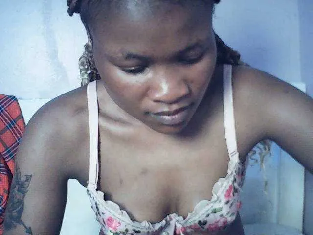 Live sex webcam photo for queenivy #292988398