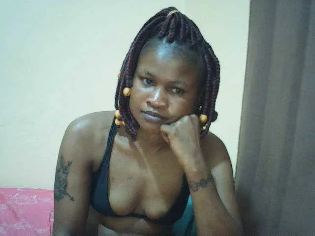 Live sex webcam photo for queenivy #293216313