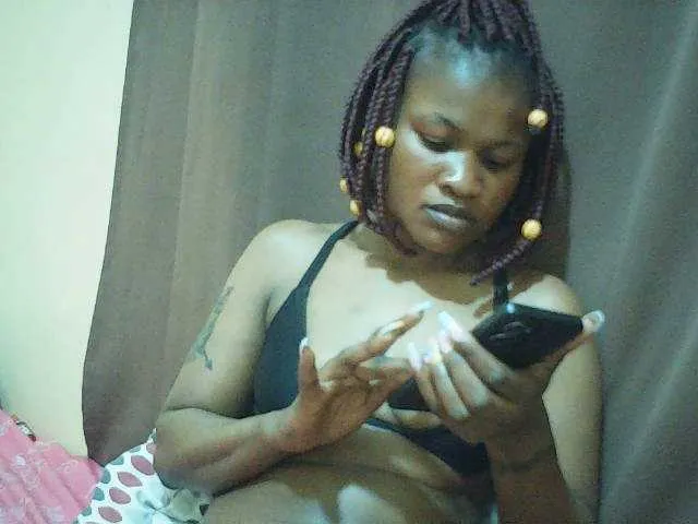 Live sex webcam photo for queenivy #293279826