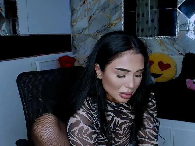 Live sex webcam photo for queenmeryem #292152248