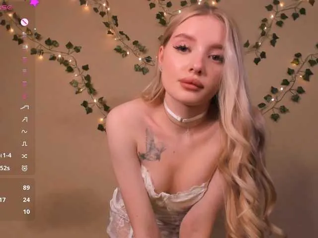 Live sex webcam photo for queenofvibes #290177279