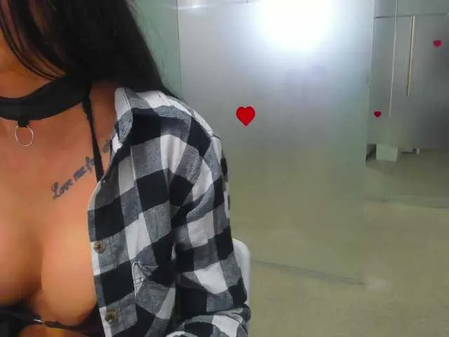 Live sex webcam photo for queenrafaelle #293446755