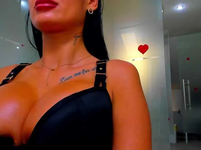 Live sex webcam photo for queenrafaelle #294045743