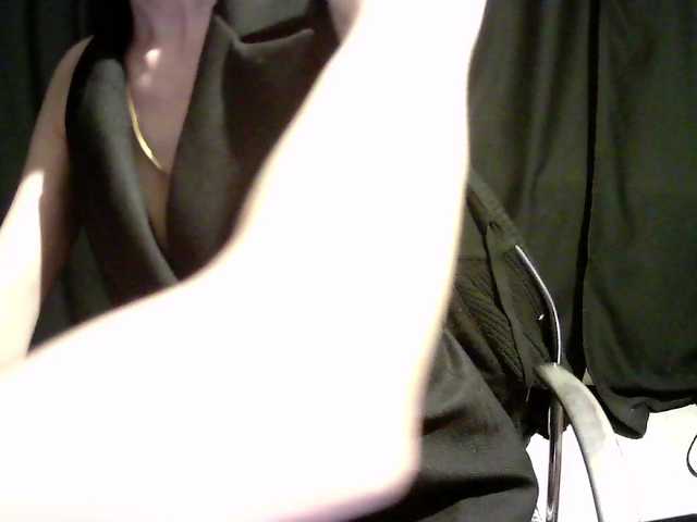 Live sex webcam photo for r0t #276477839